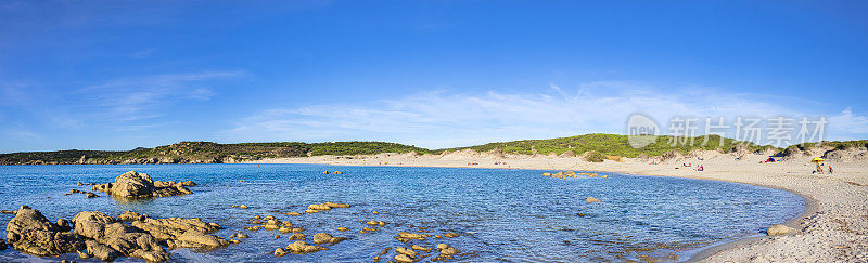 Spiaggia La Liccia和Spiaggia Rena Majore是撒丁岛北部两个相连的海滩